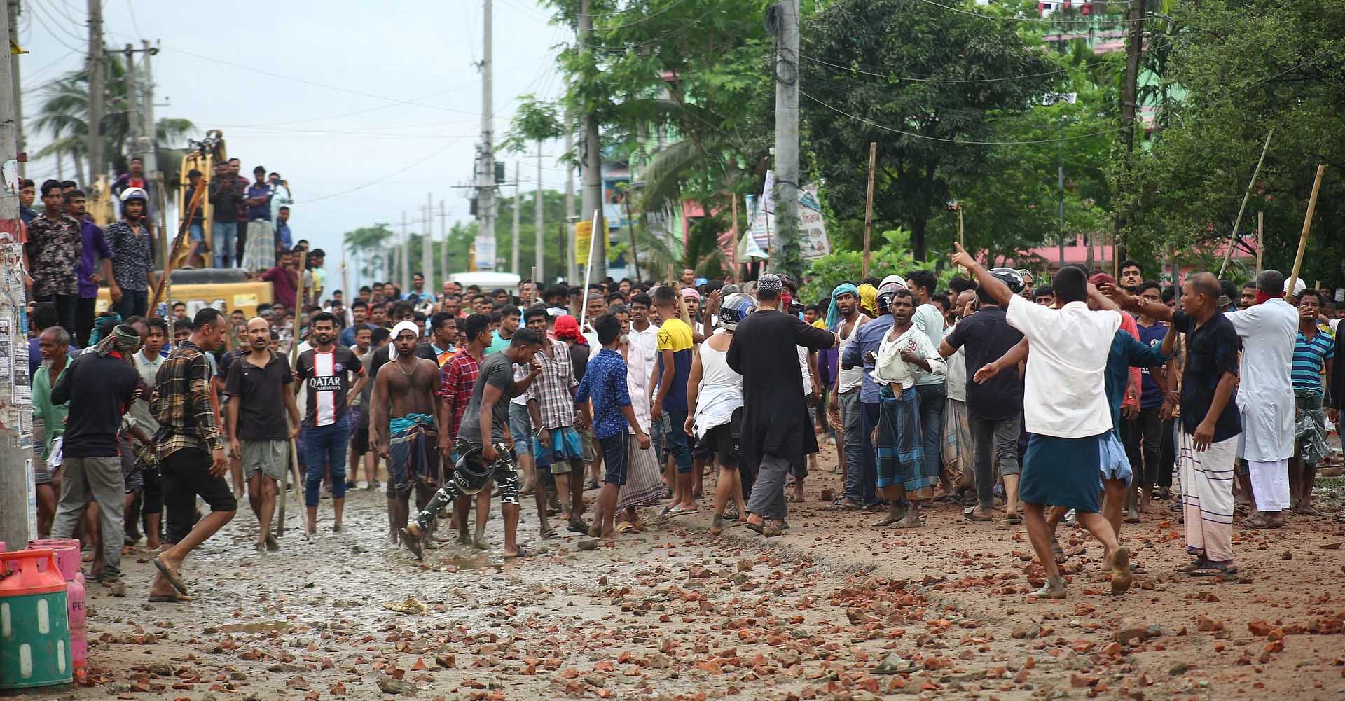 ৬০০ জনকে আসামি করে মামলা